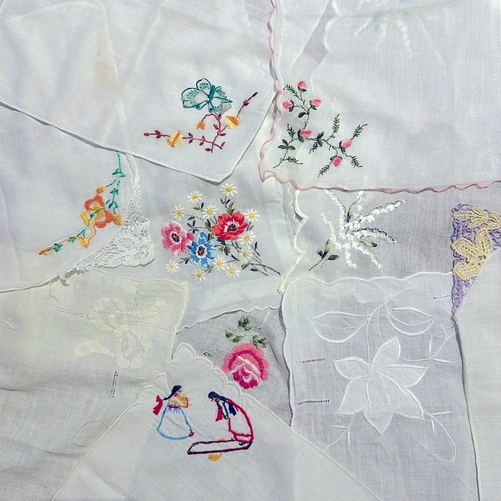 10 Vintage embroidered Hankys.